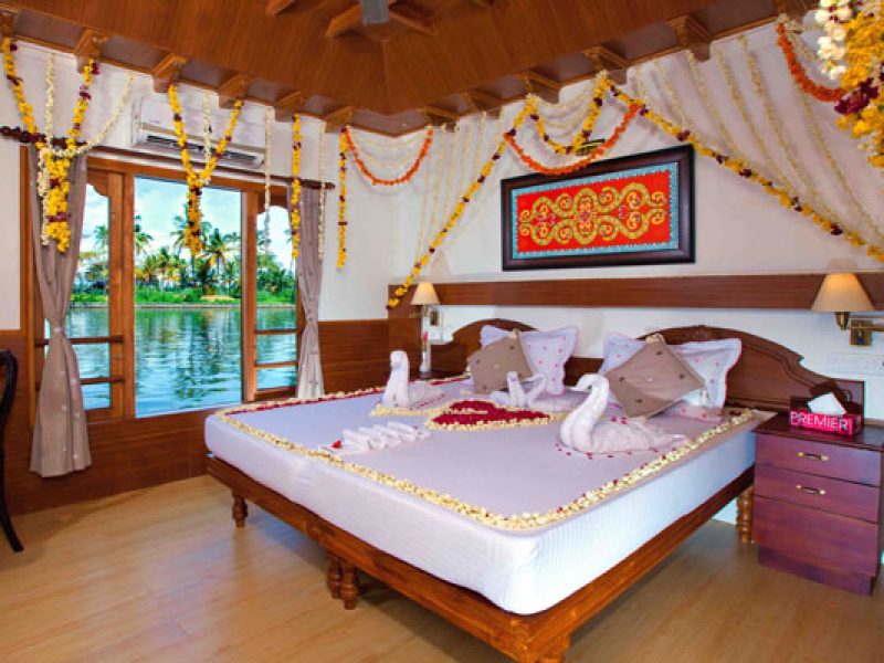 kerala-honeymoon-houseboat