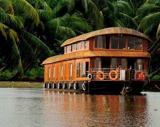 premium-houseboat-1